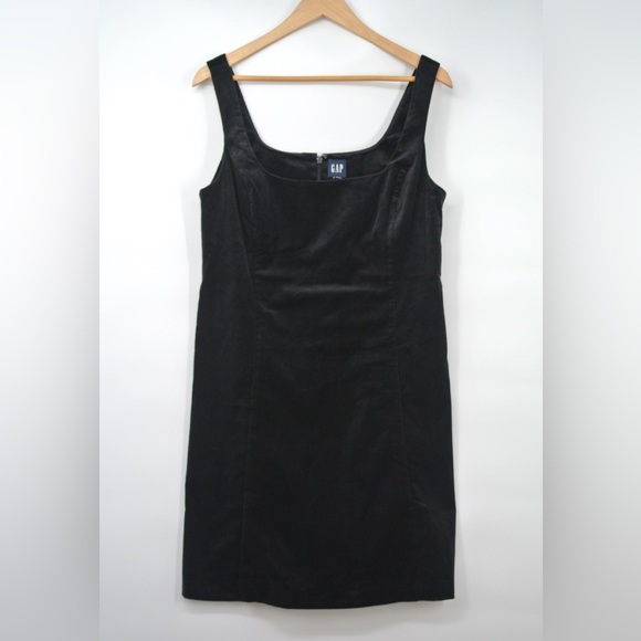 GAP Dresses & Skirts - GAP Classic Black Sleeveless Mini Dress